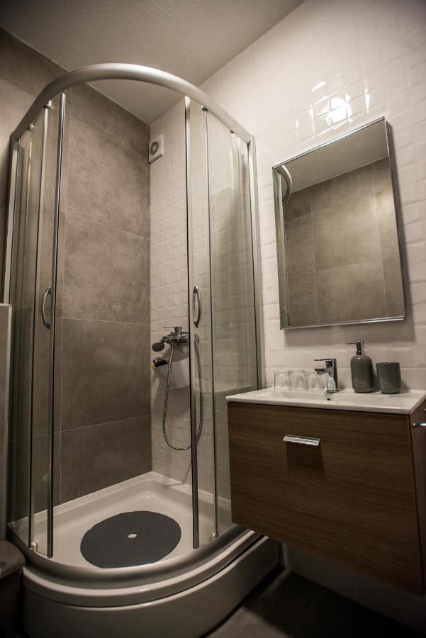 Studio Apartman Dakovo In Buitenkant foto