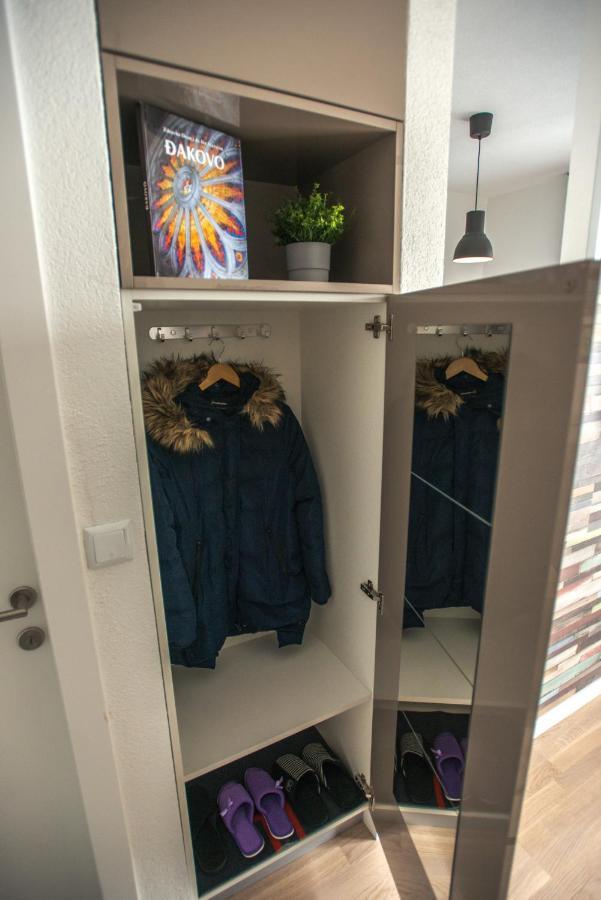 Studio Apartman Dakovo In Buitenkant foto